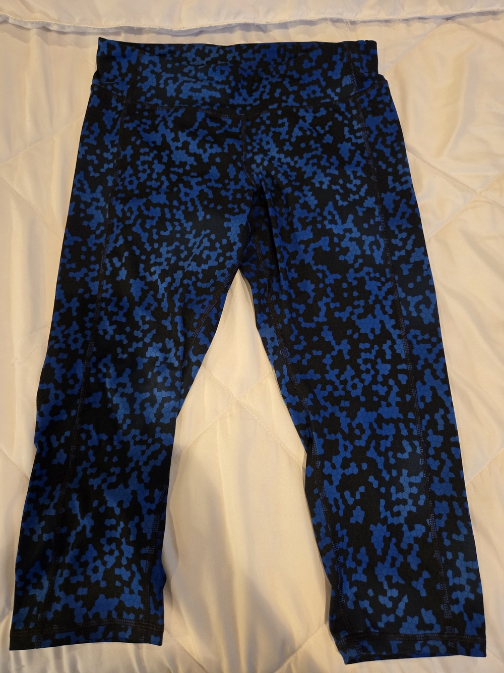 Hanes Blue and Black Patterned Capri Leggings